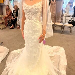 Elegant White Lace Wedding Dress